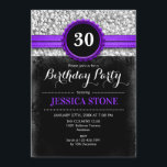 Invitación a cumpleaños 30 - Plata negra morada<br><div class="desc">30.ª Invitación de cumpleaños Diseño elegante en plata negra y falsa purpurina con un toque de morado. Perfecto para una fiesta de 30 años de mujeres. También se puede personalizar para cualquier año!</div>