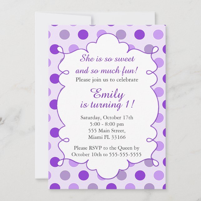 Invitación a cumpleaños de Chica Purple Polka Dots (Anverso)