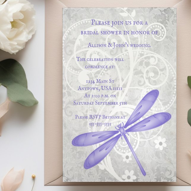 Invitación a ducha de novia con mosca violeta (Purple Dragonfly Bridal Shower Invitation)