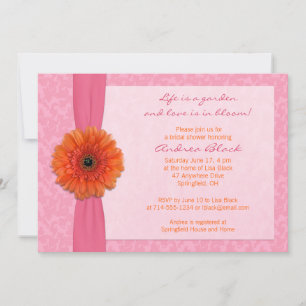 Invitación a ducha de novias con flores rosadas de