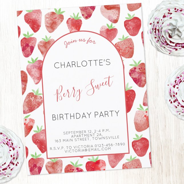 Invitación a fiesta de cumpleaños de fresa acuarel (Strawberry watercolor Berry Sweet personalized birthday party invitation postcard)