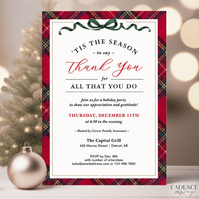 Invitación a fiestas de vacaciones corporativas -  (Company Holiday Party invitation with classic red plaid and a thank you message to show gratitude)