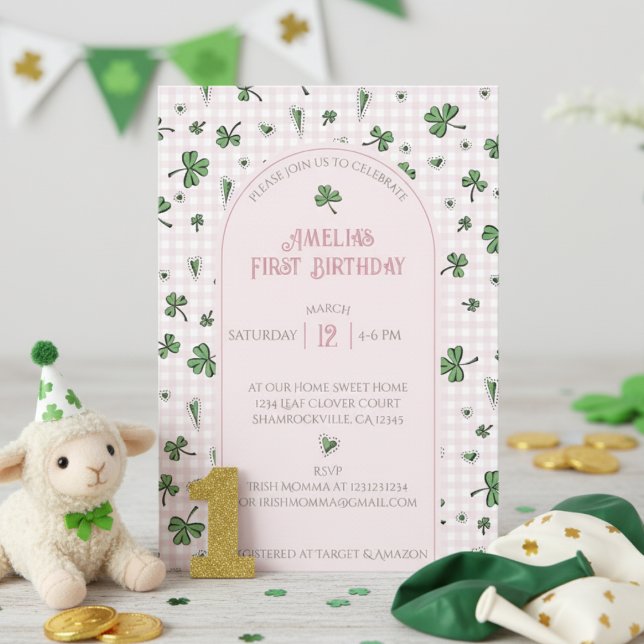 Invitación a foto de primer cumpleaños de Pink Sha (Cute Pink Shamrock 1st Birthday Invitation for Irish Kids Birthday Party. Lucky Green Clover, Hearts)