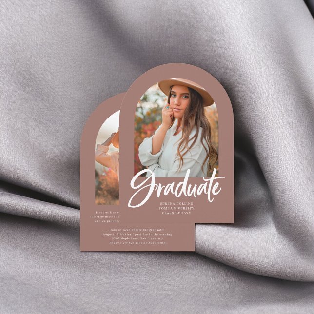 Invitación a graduación de caligrafía de pincel fo (Subido por el creador)
