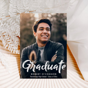 Invitación a graduación de folletos con pincel bla