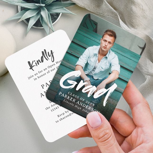 Invitación a graduación de foto con guión de pince (Modern Brush Script Photo Graduation Invitation)