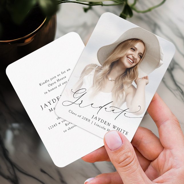 Invitación a graduación de foto de guión de Moda m (Mini Modern Chic Script Photo Graduation Invite)