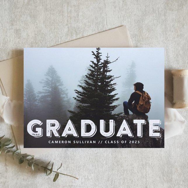 Invitación a graduación de fotografía de tipografí (Customizable photo graduation invitation featuring rustic typography.)