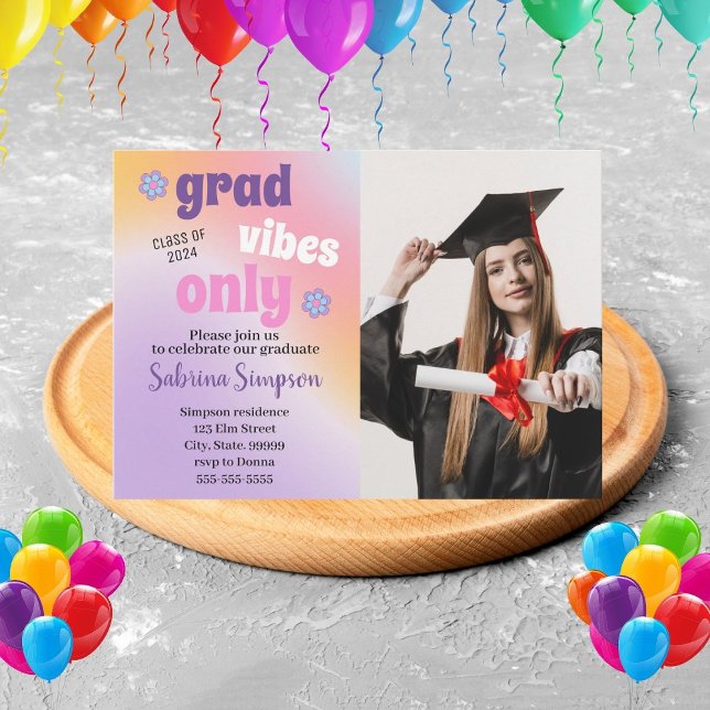 Invitación a graduación de fotos retro de Groovy 7 (Subido por el creador)