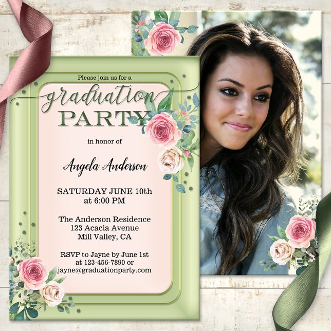 Invitación a graduación de guión de Rosa de fotos (Elegant script graduation party invitation featuring your own photo with a watercolor rose)