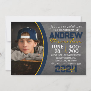 Invitación a graduación de pizarra azul y oro de l