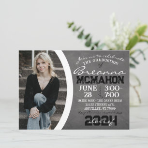 Invitación a graduación de pizarra blanca y negra