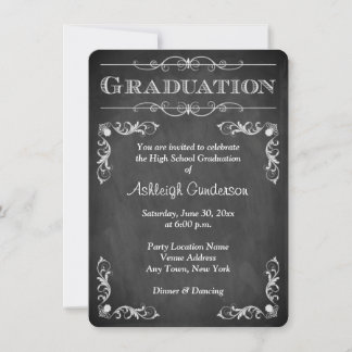 Invitación a graduación de pizarra en blanco y neg