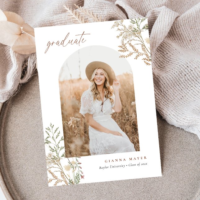 Invitación a graduación de productos botánicos de  (Meadow Botanicals Graduation Invitation)