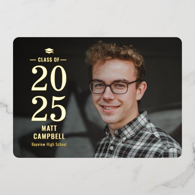 Invitación a graduación de Relieve metalizado de a (Anverso)