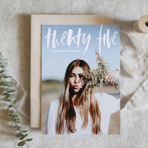 Invitación a graduación de tipografía de pincel bl