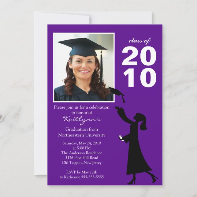 Invitación a graduación en negro y púrpura de moda (Anverso)