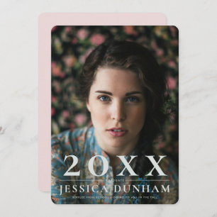 Invitación a graduación en serio de año en negrita