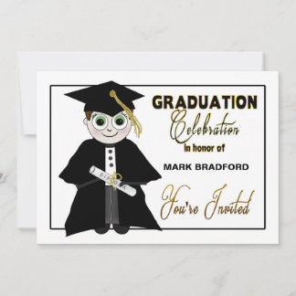 Invitación a graduación - Hombre en Cap & Gown