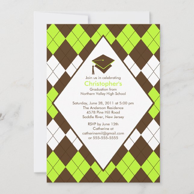 Invitación a graduación Preppy Brown & Green Argyl (Anverso)