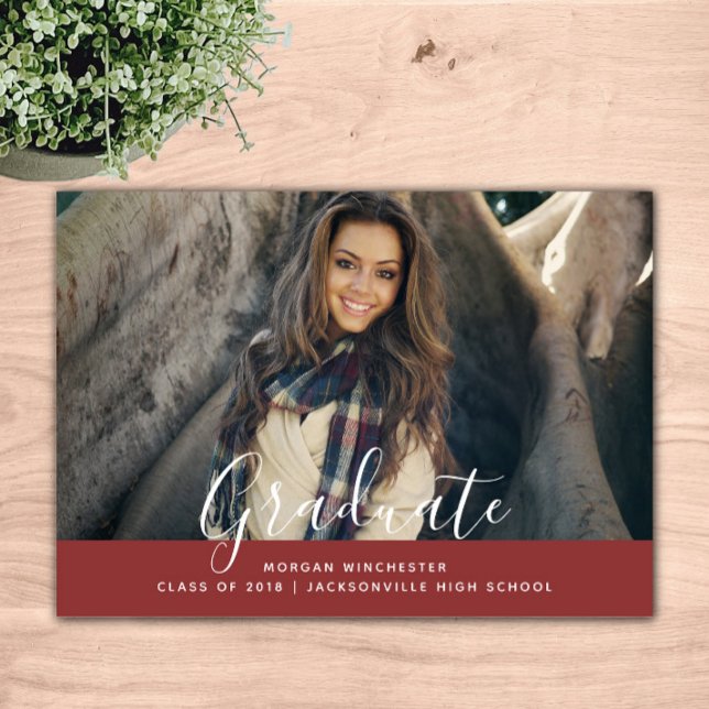 Invitación a graduación simple y elegante | Borgoñ (Burgundy Simple Elegant Graduation Announcement)