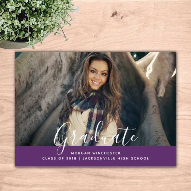 Invitación a graduación simple y elegante | Púrpur (Purple Simple Elegant Graduation Announcement)