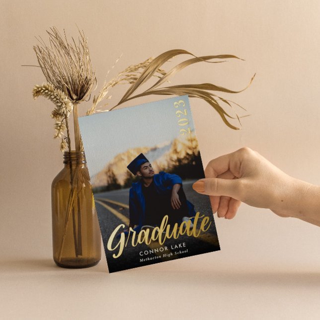 Invitación a graduación vertical de foto de Reliev (Subido por el creador)