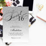 Invitación a guión de Purpurina plateado dulce 16<br><div class="desc">Esta hermosa invitación incluye un falso purpurina de plata y su texto personalizado. Utilice el formulario de plantilla para agregar su información. Cambie el tipo de letra o agregue más texto mediante la función Personalizar.</div>