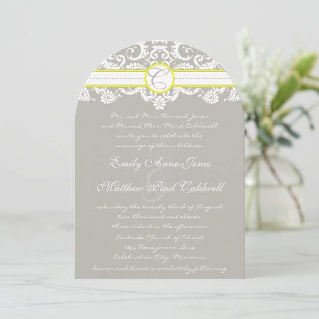Invitación a la boda amarilla de la damáscara de e (Anverso de pie)
