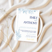 Invitación a la boda azul y blanca floral