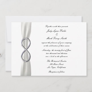 Invitación a la boda blanca con infinito plateado