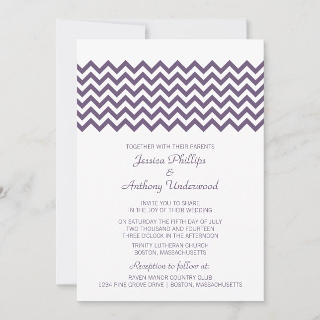 Invitación a la boda de Chevron simple púrpura (Anverso)