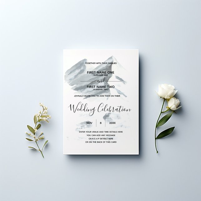 Invitación a la boda de invierno (Serene watercolor mountain landscape in soft, muted grey tones wedding invitation.)