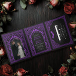 Invitación a la boda de la Catedral de Vampiro Gót<br><div class="desc">Invite a sus huéspedes bodas con este elegante y gótico diseño. Ideal para un boda gótico o de Halloween. Artículos coincidentes en nuestra tienda para un tema fiesta completo.</div>