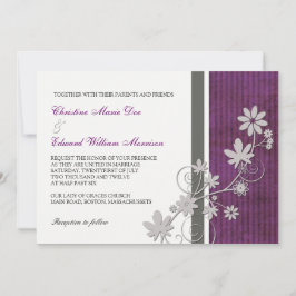 Invitación a la boda de las flores moradas y del c