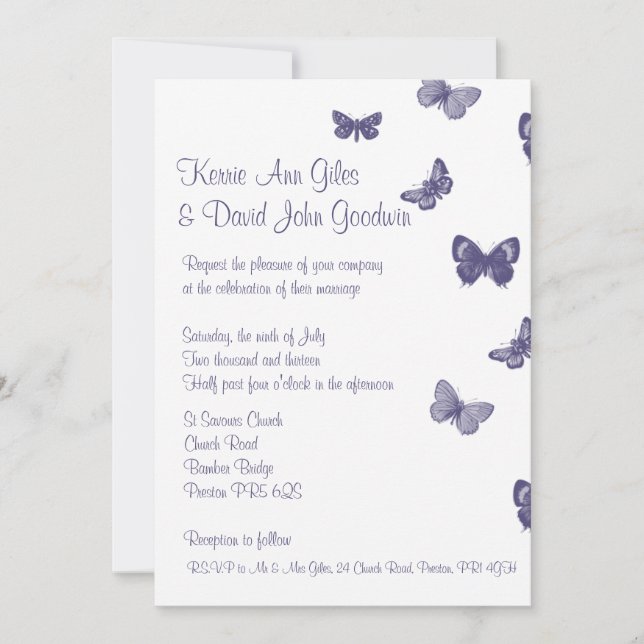 Invitación a la boda de mariposas púrpura y blanca (Anverso)