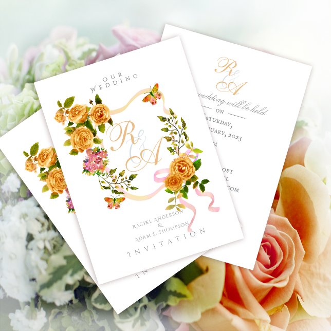 Invitación a la boda de monograma de la cinta Rosa (Elegant Gold Rose Ribbon Monogram Invitation Card.)