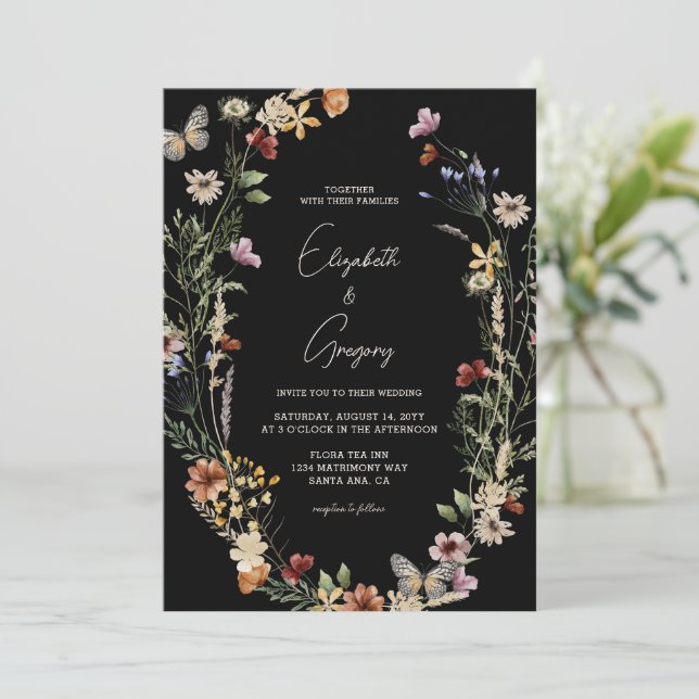 Invitación a la boda de Moody Black Boho Wildflowe (Anverso de pie)