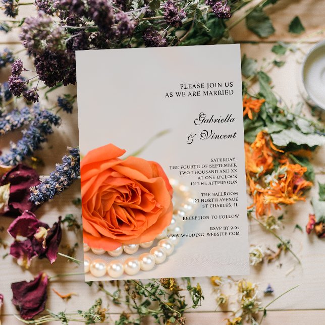 Invitación a la boda de Perlas Blancas y Rosa nara (Invite guests to your marriage with the elegant Orange Rose and Pearls Wedding Invitation.)