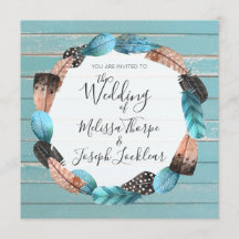Invitación a la boda de plumas rusticas de madera 