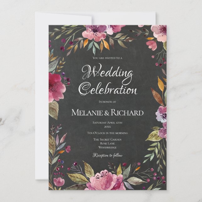 Invitación a la boda de Rubor Pink Floral Chalkboa (Anverso)