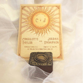 Invitación a la boda de sol en tonos cálidos