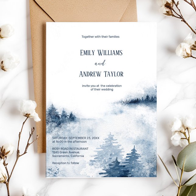Invitación a la boda de un bosque húmedo (“Elegant navy blue watercolor wedding invite with foggy forest design for rustic or woodland wedding)