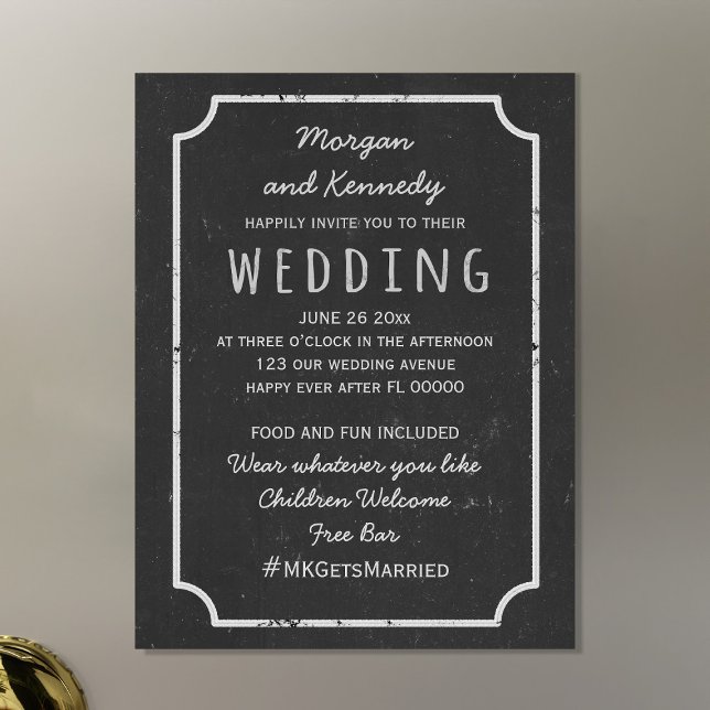 Invitación a la boda de un tablero magnético (A casual chalkboard vibe with this magnetic wedding invitation. Just add your details. Free Bar!)