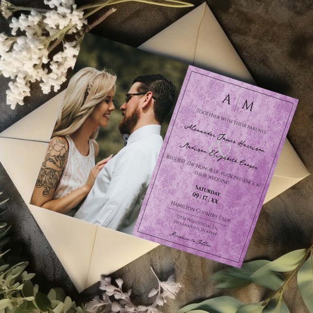 Invitación a la boda en monograma Magenta Damask (Magenta Photo Damask Monogram Wedding Invitation)
