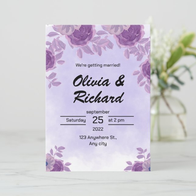 Invitación a la boda floral blanca y púrpura (Anverso de pie)