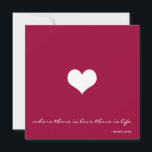 Invitación a la boda Minimalista Claret en rojo y<br><div class="desc">Todo el texto de esta minimalista invitación a una boda blanca y roja es totalmente personalizable. Si desea un aspecto más minimalista, también puede eliminar la imagen del corazón. La cita del frente dice "Donde hay amor hay vida". Sin embargo, puedes usar cualquier cita que quieras. Sólo cambia con la...</div>