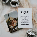 Invitación a la boda monograma moderno retro 70<br><div class="desc">* PARA CAMBIAR LAS LETRAS QUE SE MUESTRAN EN EL MONOGRAMA: 1. seleccione "personalizar" 2. desplácese hasta la parte inferior y seleccione "editar usando herramienta de diseño" 3. abra el panel de capas (7ª opción hacia abajo con "texto" como primera opción) 4. haga clic en el ojo que está tachado...</div>