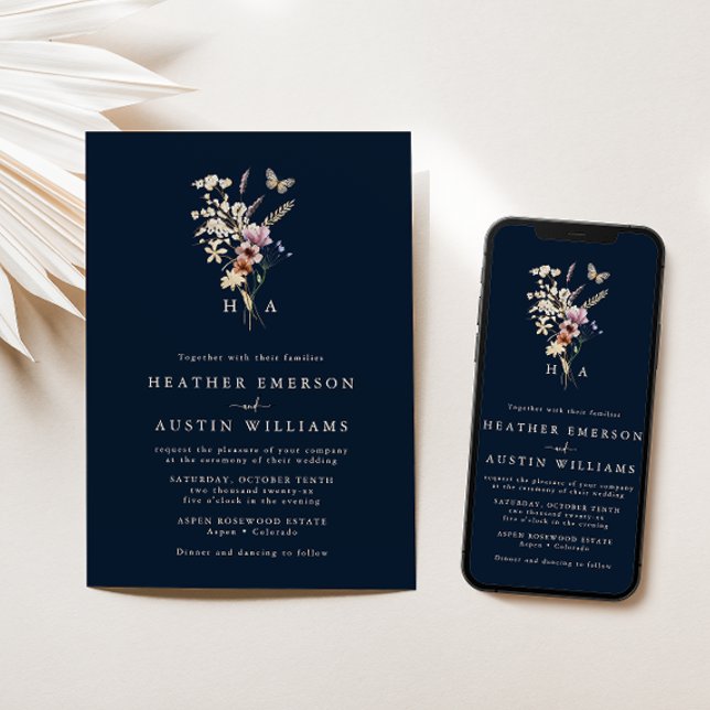 Invitación a la boda monogramada azul de la Marina (Navy Blue Boho Floral Monogrammed Wedding Invitation by Painted Paperie
)
