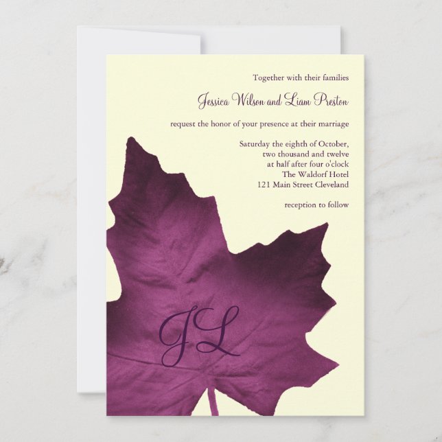 Invitación a la boda monogramada de otoño (púrpura (Anverso)